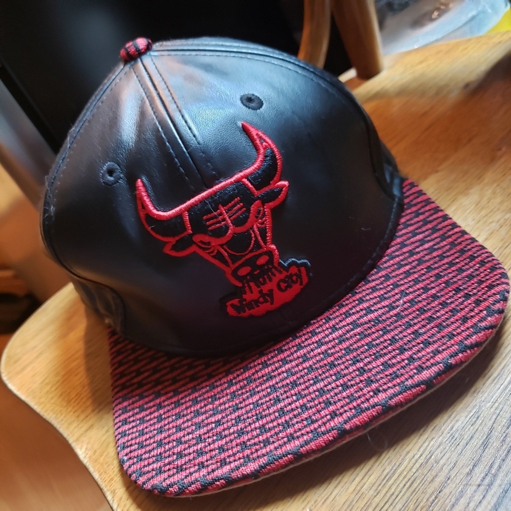 Leather chicago bulls hat